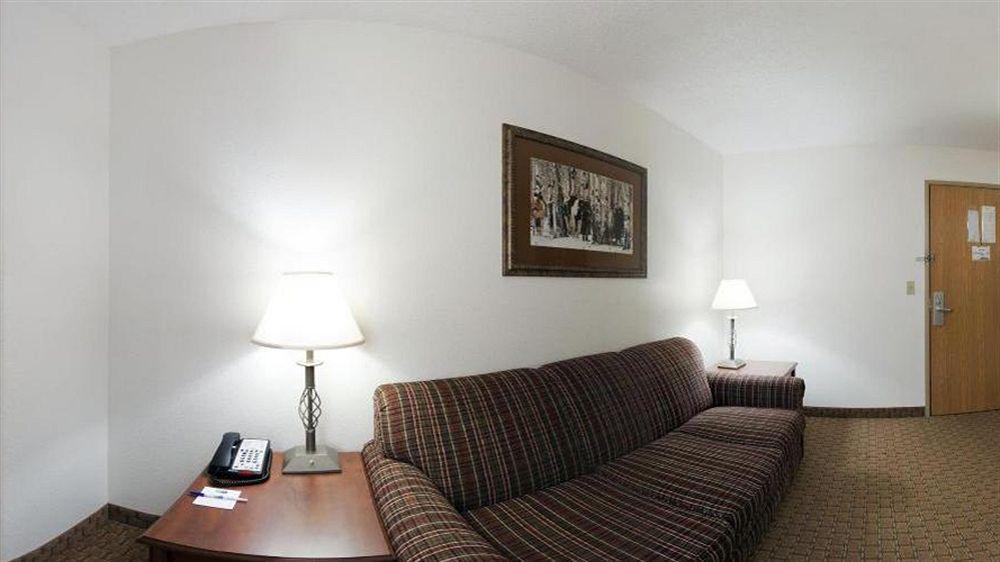 Americinn By Wyndham Ogallala Extérieur photo